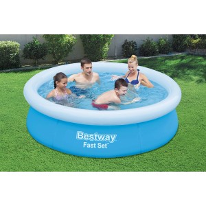 Blauer Bestway Fast Set Aufstellpool, Ø 183 cm, mit Familie im Wasser.