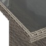 Detailansicht: Grauer Gartentisch aus Rattan mit Glasplatte, Teil der vidaXL Sofagarnitur.