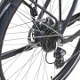 Detailaufnahme Hinterrad, Motor und Schaltung des schwarzen Prophete Trekking E-Bike Entdecker 2.0 Herrenrad 28 Zoll.