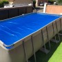 Blaues Summer Fun Solarfolie auf Rundpool Ø 350-360 cm. Pool Solarplane schützt vor Schmutz und erwärmt das Wasser.