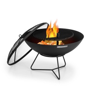 Schwarze Blumfeldt Orbit 3-in-1 Feuerschale mit Grillrost, Funkenschutz und Holzfeuer.