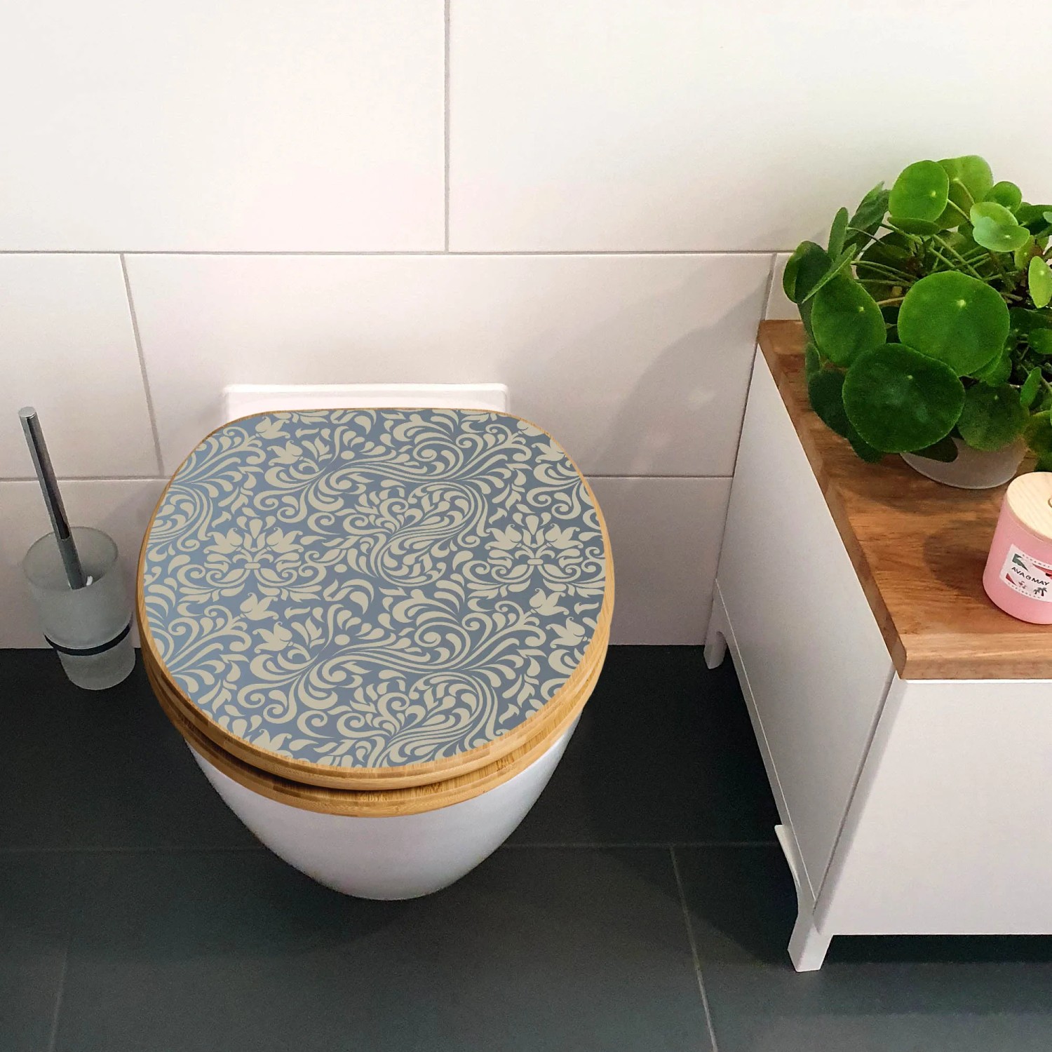 Banjado WC-Sitz aus Bambus mit blauem Ornament, Absenkautomatik. Holz Toilettendeckel für Standard WC.