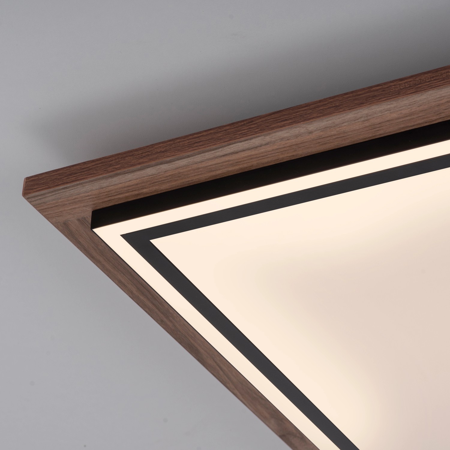 Quadratisches Paul Neuhaus LED-Panel Palma mit Holzdekor, dimmbar und mit Fernbedienung.