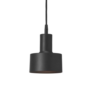 Schwarze PR Home Solo Pendelleuchte, kleine Hängelampe aus Metall mit Textilkabel.