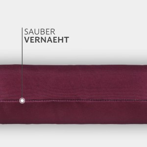 Bordeauxfarbener Zugluftstopper mit Spruch, 95 cm, Detailaufnahme der sauberen Naht.