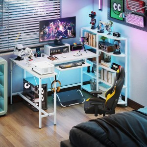 Weißer Costway L-förmiger Schreibtisch mit Ladestation, Bücherregal und viel Stauraum.