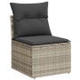 Hellgraues Gartensofa aus Rattan mit dunklen Kissen, Teil der 9-tlg. vidaXL Sofagarnitur.