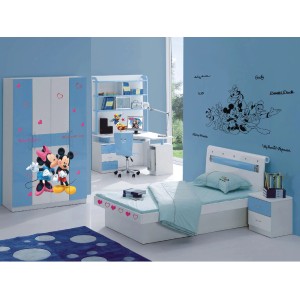 Disney Wandtattoo Minnie & Micky Maus im Kinderzimmer, Wandgestaltung mit bunten Motiven.