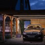 Paulmann SimpLED Outdoor Strip Set unter Carport mit Auto, 3m warmweiße LED-Streifen.