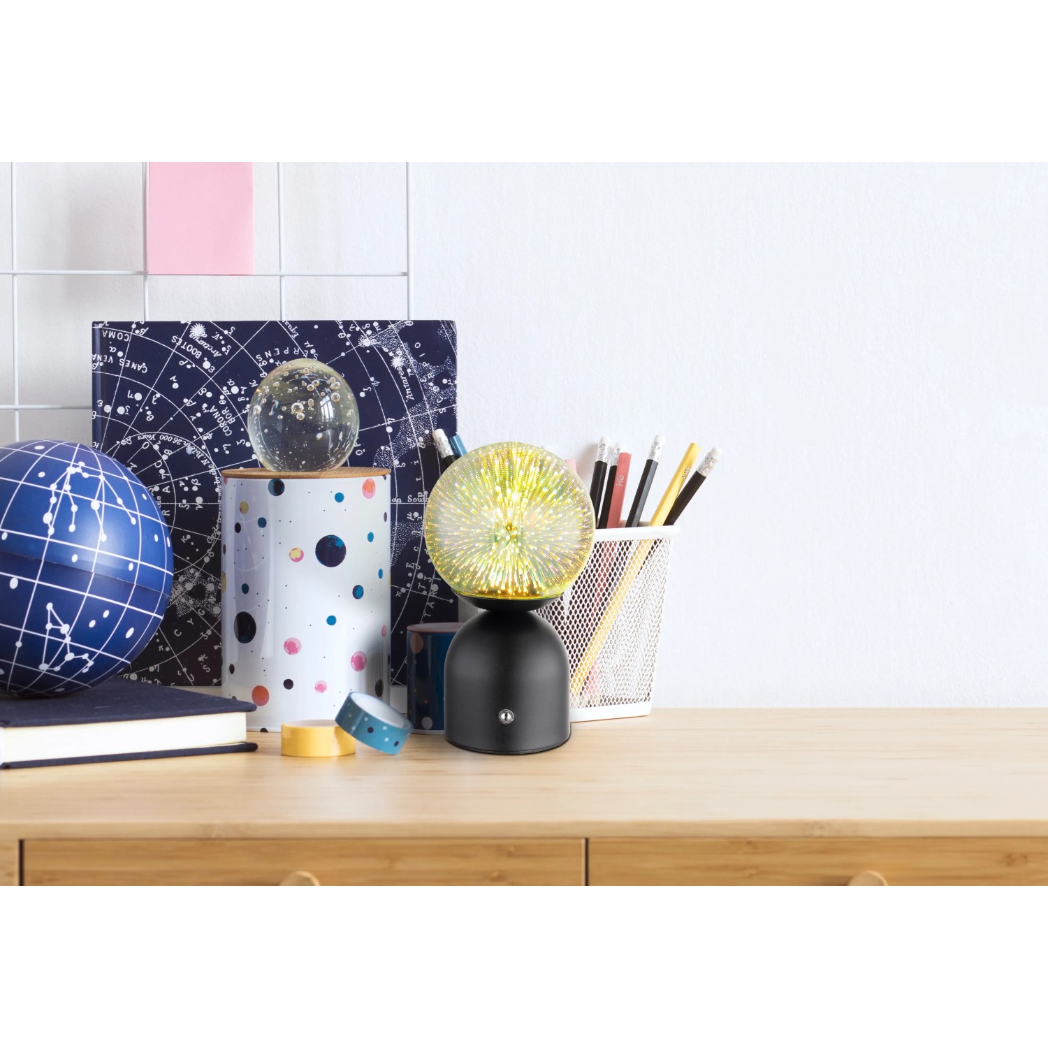 Globo Tischleuchte Julsy, schwarze LED-Lampe mit 3D-Effekt, 21 cm hoch.