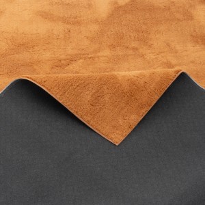 Detailansicht: Terrakottafarbener Fellteppich (200x290cm) der Marke Pergamon, super soft und luxuriös.