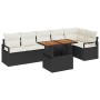 Schwarzes 7-teiliges Gartensofa-Set mit hellen Kissen und Tisch aus Polyrattan für den Garten.