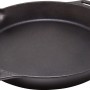 Schwarze Petromax Feuerpfanne FP35H-T aus Gusseisen, Ø 35 cm, mit zwei Henkeln.