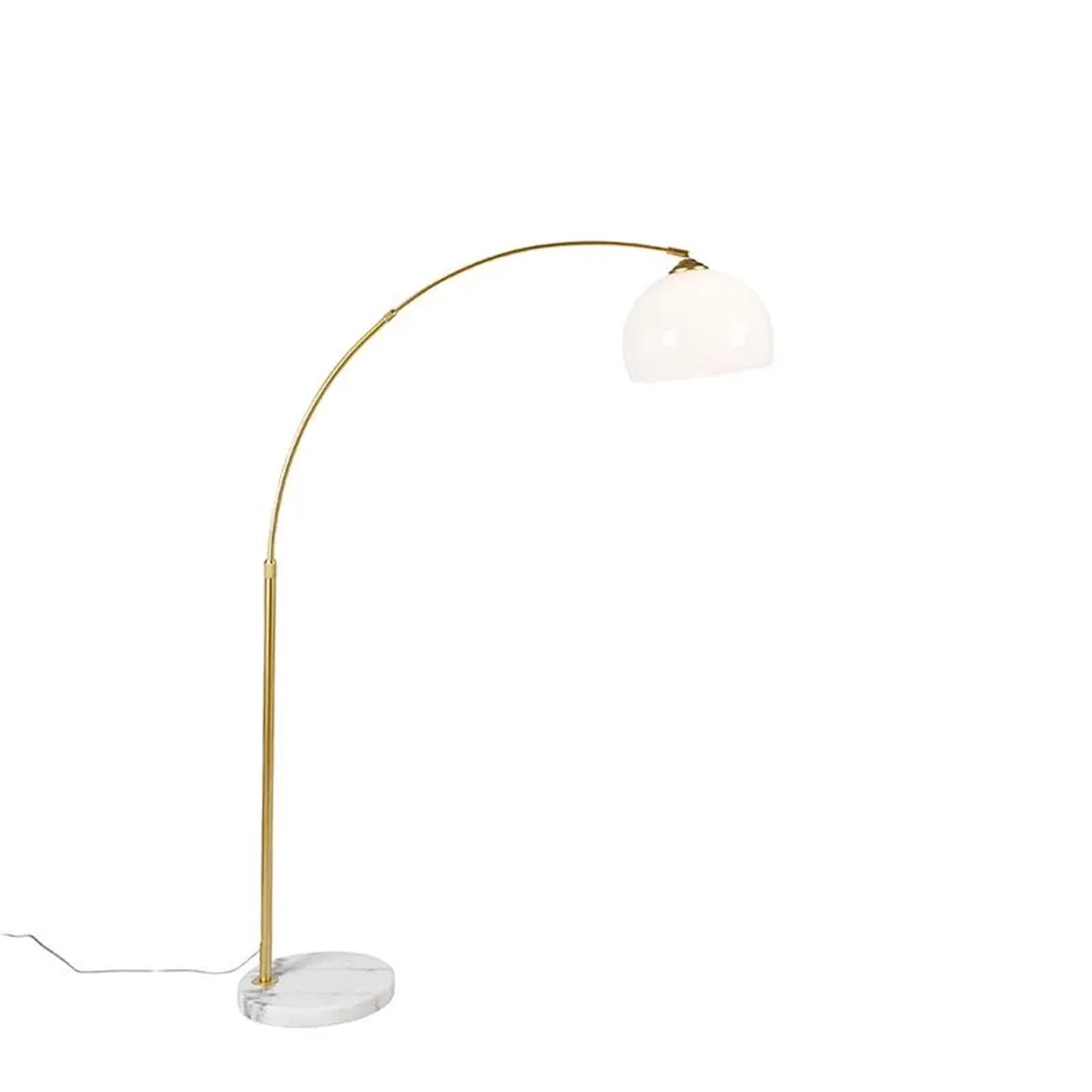 Moderne Bogenlampe Arc Basic von QAZQA mit Messinggestell und weißem Schirm.