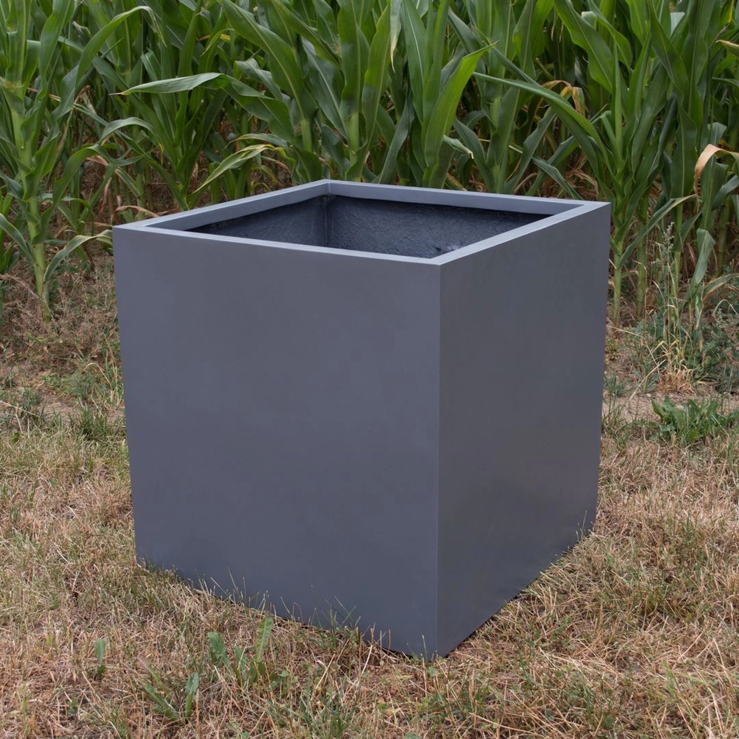 Quadratischer, anthrazit-metallic Fiberglas Pflanzkübel (60x60x60cm) für Garten & Terrasse.