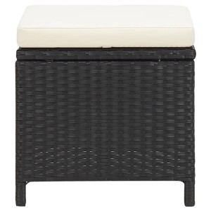 Hocker aus schwarzem Rattan mit cremeweißem Kissen, Teil des vidaXL Gartenstuhl Sets.