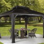 Anthrazitfarbener Sojag Aluminium Pavillon Messina 10x12 mit Moskitonetz und Gartenmöbeln.