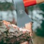Ochsenkopf Forstaxt Universal Gold OX 620 H-1257 beim Spalten von Holz.