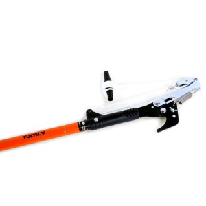 FUXTEC Teleskop Astschere mit orangefarbener Stange, silbernem Obermesser und Zugseil. Für präzises Schneiden von Ästen.
