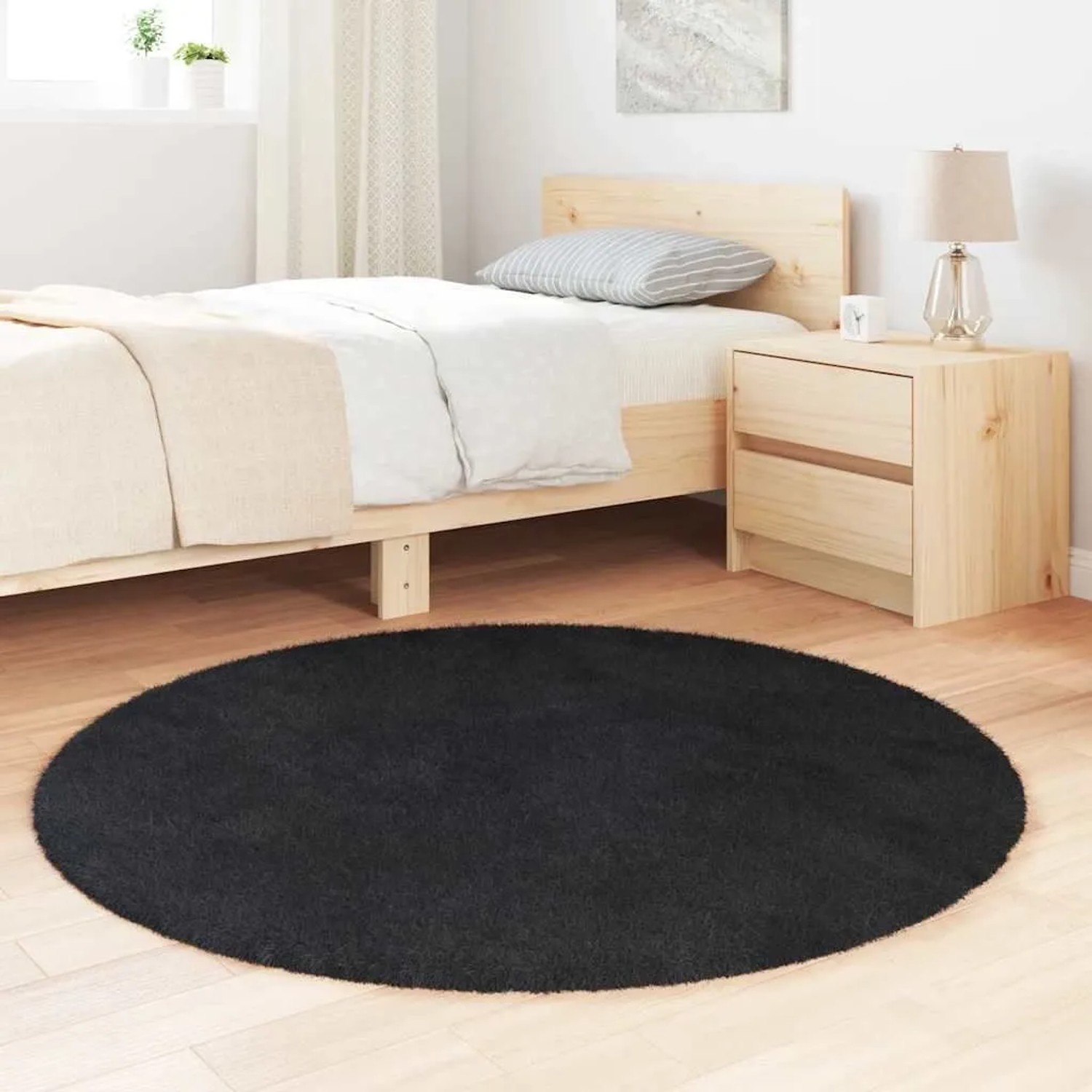 Schwarzer, runder vidaXL Hochflorteppich NAVARRA, 120x120 cm, im Schlafzimmer.