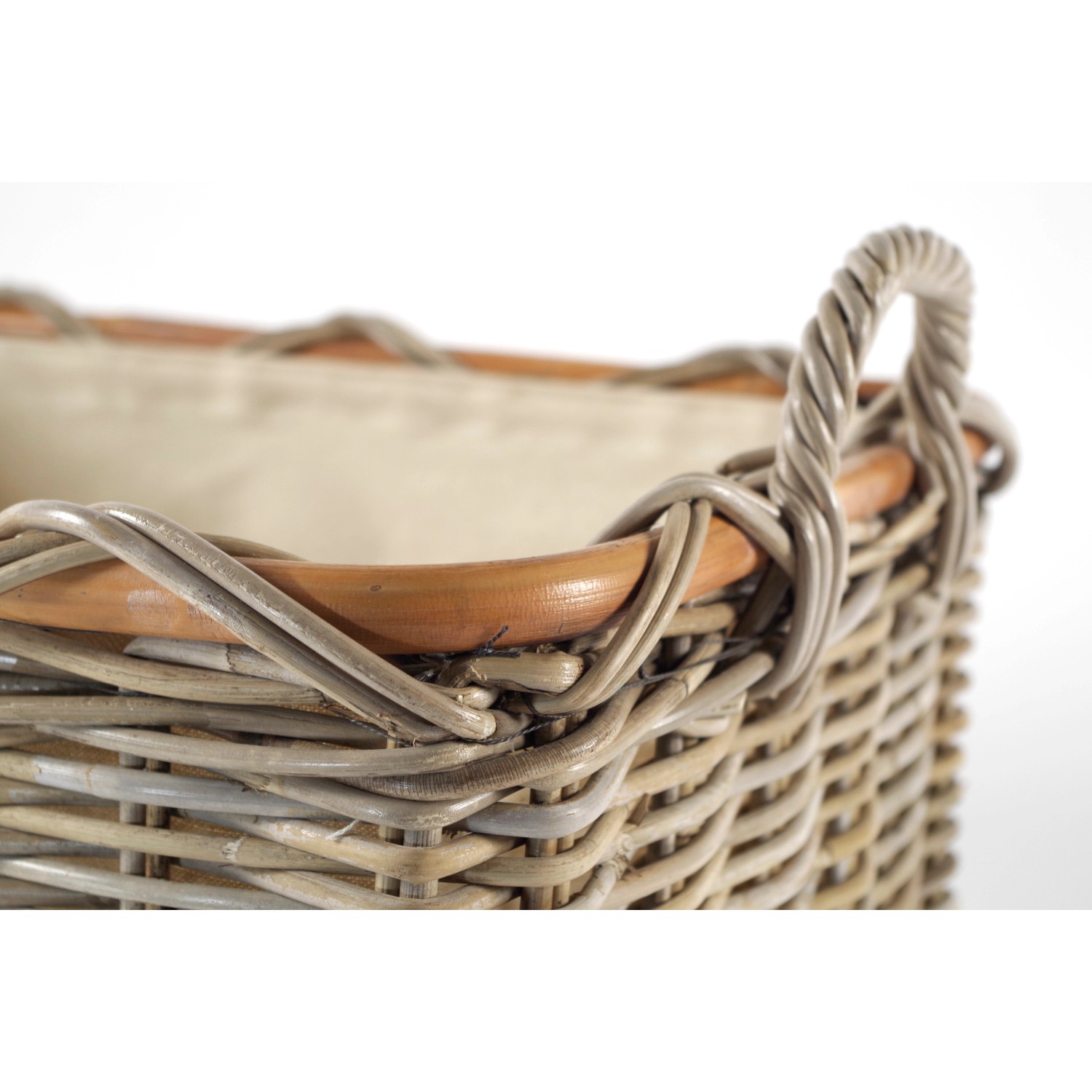 Rechteckiger Kobolo Holzkorb aus Rattan (Kubu Grey) mit Griffen und Leinenfutter.