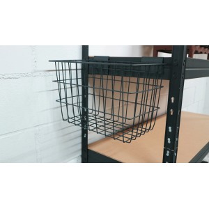 Ar Shelving Stahlgitterkorb Rivet, anthrazitgrau, zur Montage an einem Regal.