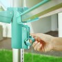 Detailaufnahme: Bedienung des Leifheit Wäscheschirm Linomatic 500 Easy mit Easy-Lift-System.
