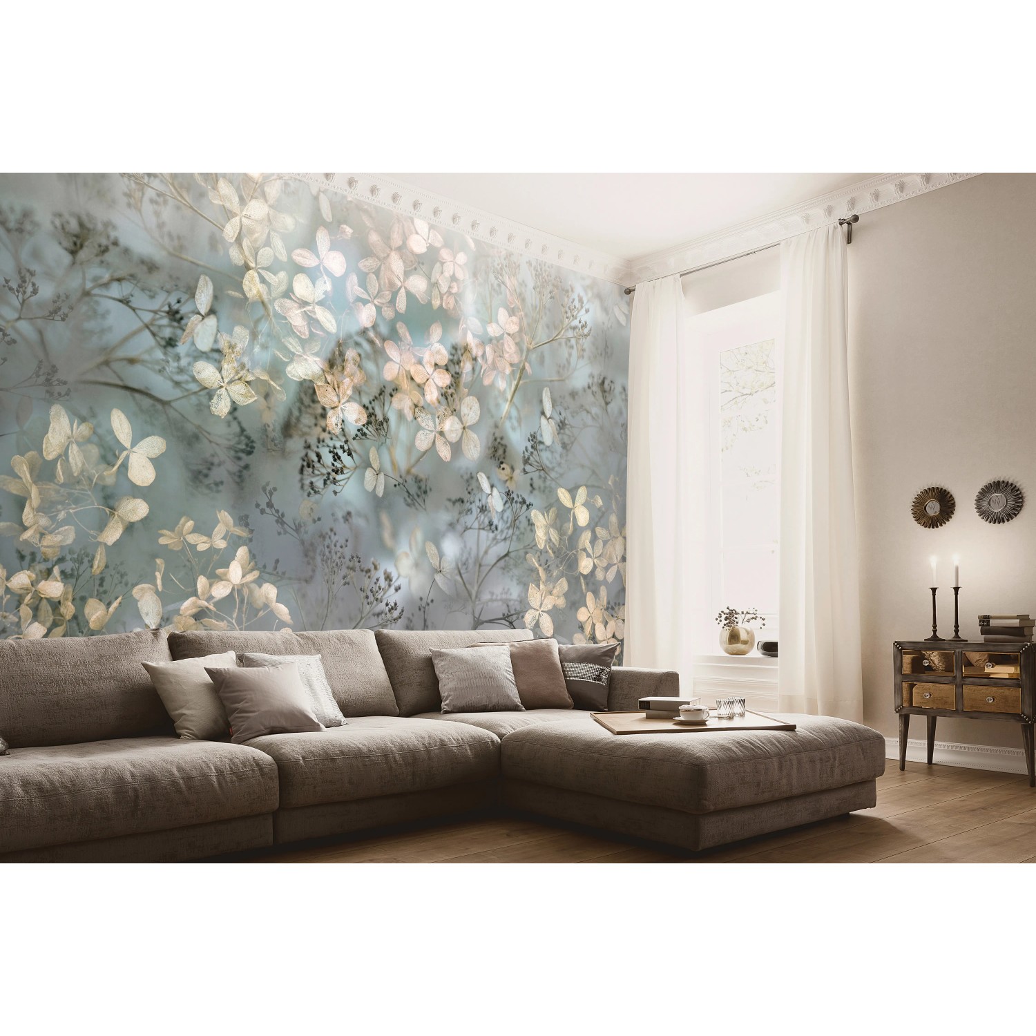 Erismann Fototapete Guido Maria Kretschmer Holunderblüten Beige im Wohnzimmer.