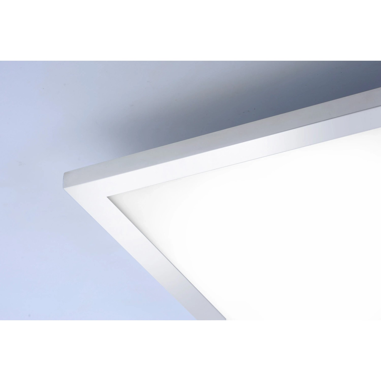 Quadratische LED-Deckenleuchte Flag, 45x45 cm, Chromrahmen. Dimmbar in 3 Stufen.
