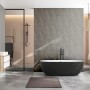 Badezimmer mit Marburg Vliestapete Fischgrätmuster in Grau-Schwarz an der Wand.