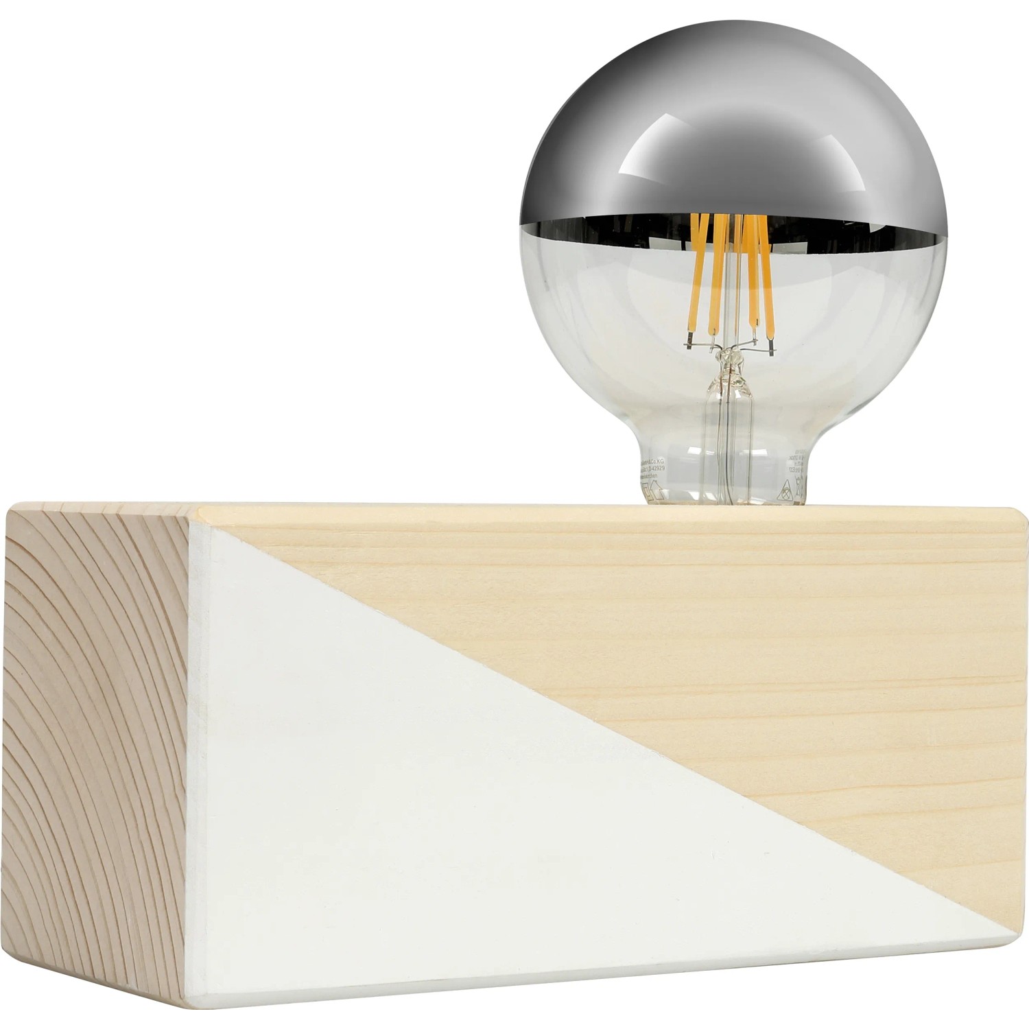 DIY Tischleuchte von CREATE! by OBI: Holzsockel, silberverspiegeltes Leuchtmittel. Design-Tischlampe für individuelles Wohnen.