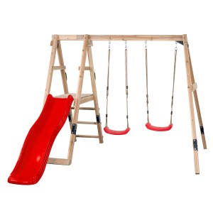 Swing King Schaukel Ava aus Holz mit roter Rutsche und zwei Schaukeln.