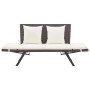 Braune VidaXL Gartenbank aus Rattan mit cremefarbenen Kissen, umwandelbar zum Tagesbett.