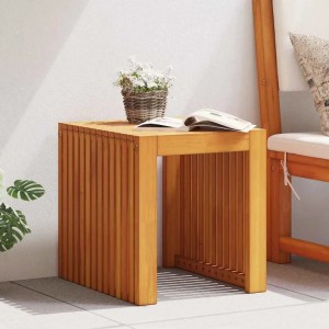Brauner vidaXL Beistelltisch aus Teakholz für Garten und Terrasse. Rechteckiger Massivholz-Tisch mit Blumen und Buch.