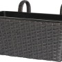 Anthrazit-schwarzer Polyrattan Balkonkasten 40x28x22 cm mit herausnehmbarem Kunststoffeinsatz.