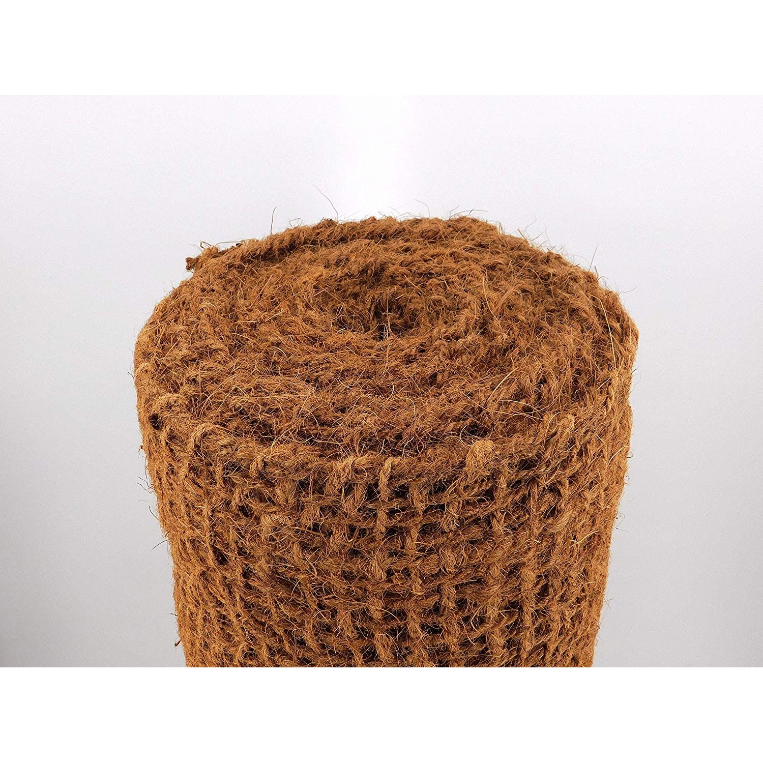 Aufgerollte, braune Aquagart Kokosmatte (1m breit, 37m lang) für Teichfolien und Böschungsbefestigung.