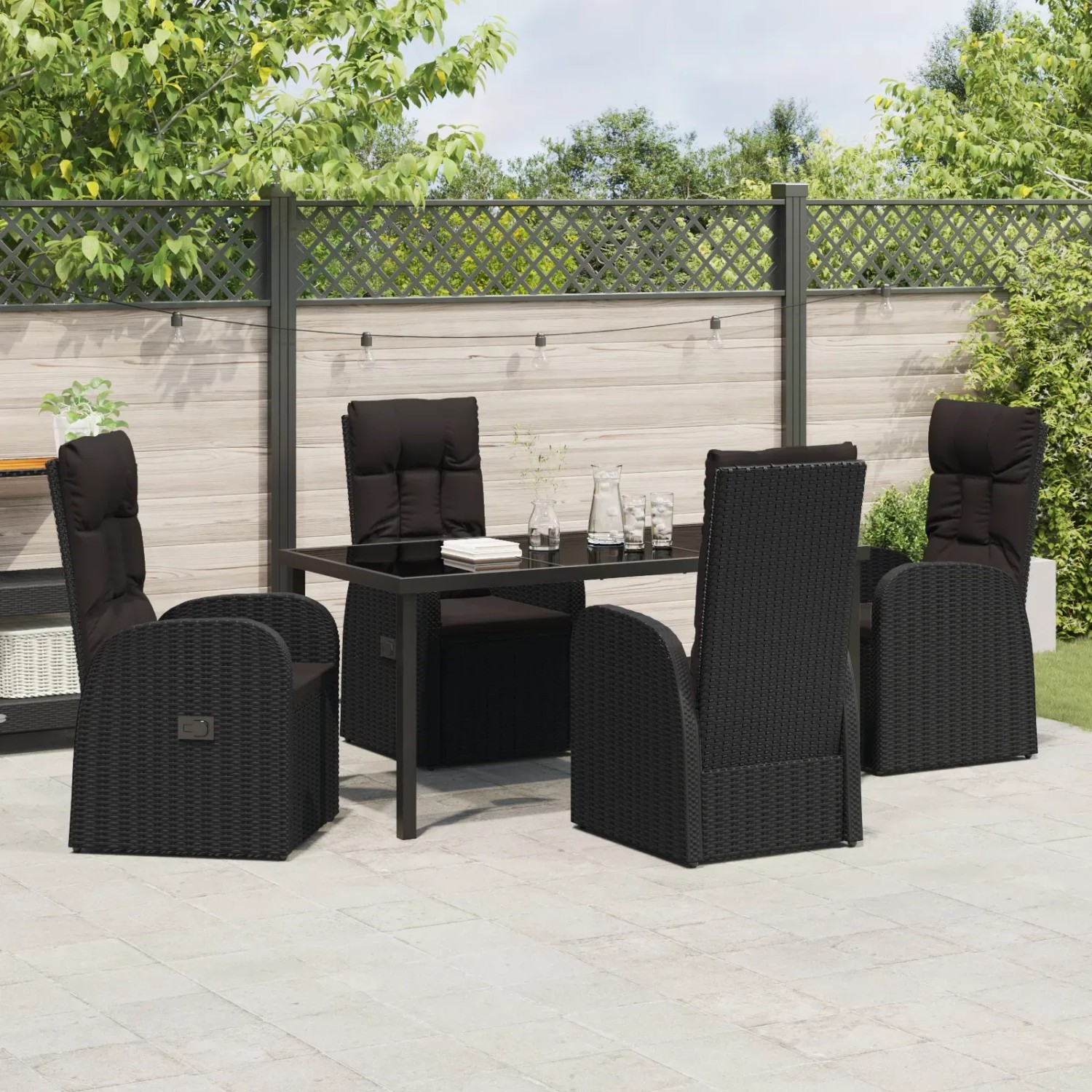 Schwarze 5-tlg. vidaXL Garten Essgruppe aus Poly Rattan mit Kissen.