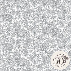 Laura Ashley Vliestapete Louise Slate Grey mit floralem Hortensien- und Rosenmuster.