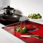 Glas-Herdabdeckplatte mit rotem Apfel-Wasser-Design, als Schneidebrett mit Brokkoli und Messer. 80x52 cm.