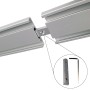 Detailaufnahme: Silberne Bestlivings Gardinenschiene 270 cm aus Aluminium mit Verbinder und Inbusschlüssel.