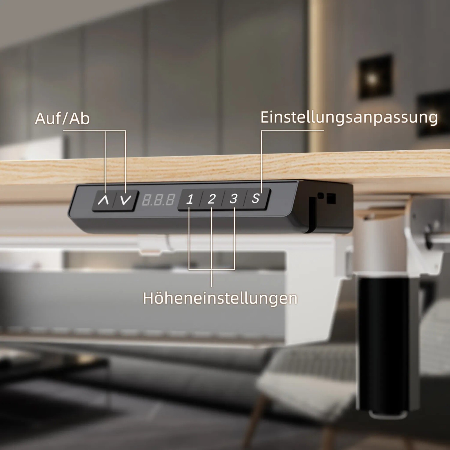 Detailansicht: HOMAVO Schreibtisch mit Bedienelementen für Höhenverstellung und Memory Funktion.