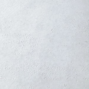 Grosfillex GX Wall+ White Stone Dekor-Paneel, weiße Steinoptik für die Wand.