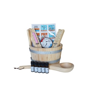 12-teiliges Karibu Sauna Zubehör Set Classic mit Kübel, Kelle, Ölen, Klimamesser und Sanduhren.