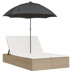 Beige Doppel-Sonnenliege aus Polyrattan mit Sonnenschirm und Kissen für den Garten.