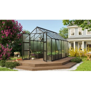 Schwarzes Vitavia Gewächshaus Olymp 9900 (9,9 m²) mit geöffneter Doppeltür und Fundamentrahmen im Garten.