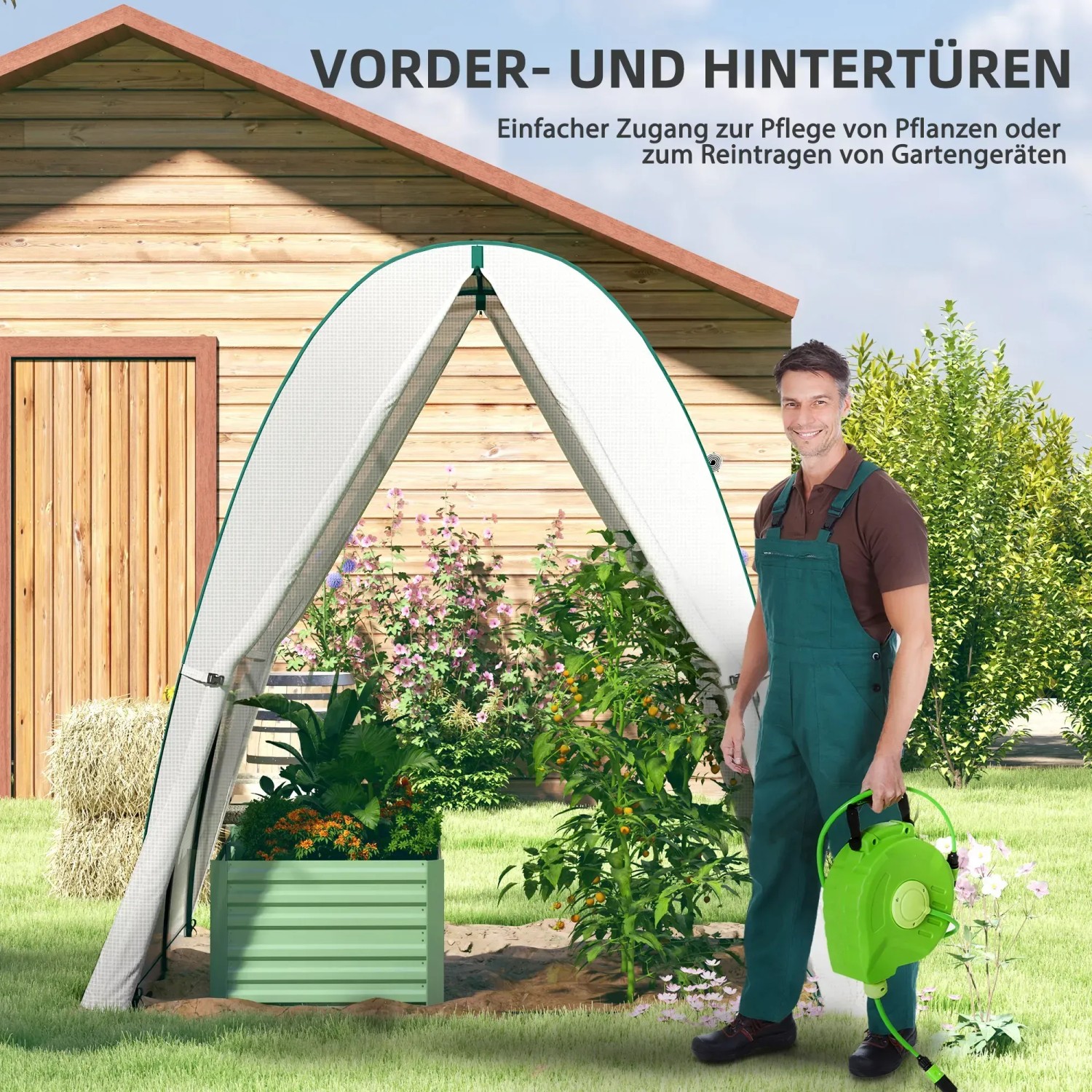 Weißes Outsunny Gewächshaus aus Stahl mit Rolltür (180x180x200cm) im Garten.