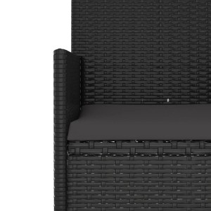 Detailansicht: Schwarzes Garten Lounge Set aus Rattan mit Kissen.