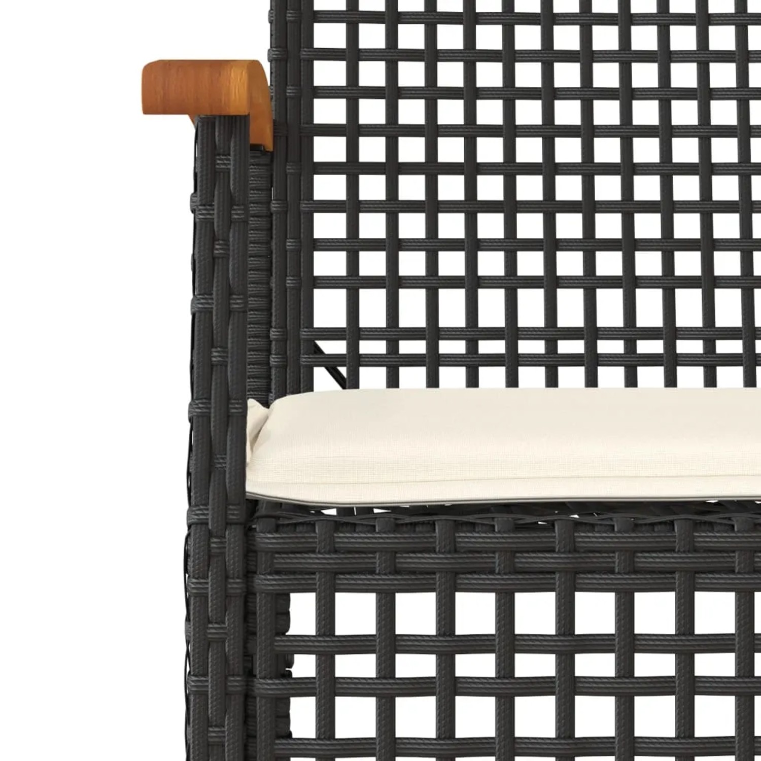 Detailansicht: Schwarzer Poly Rattan Gartenstuhl mit cremefarbenem Kissen, Teil der 7-tlg. Essgruppe.