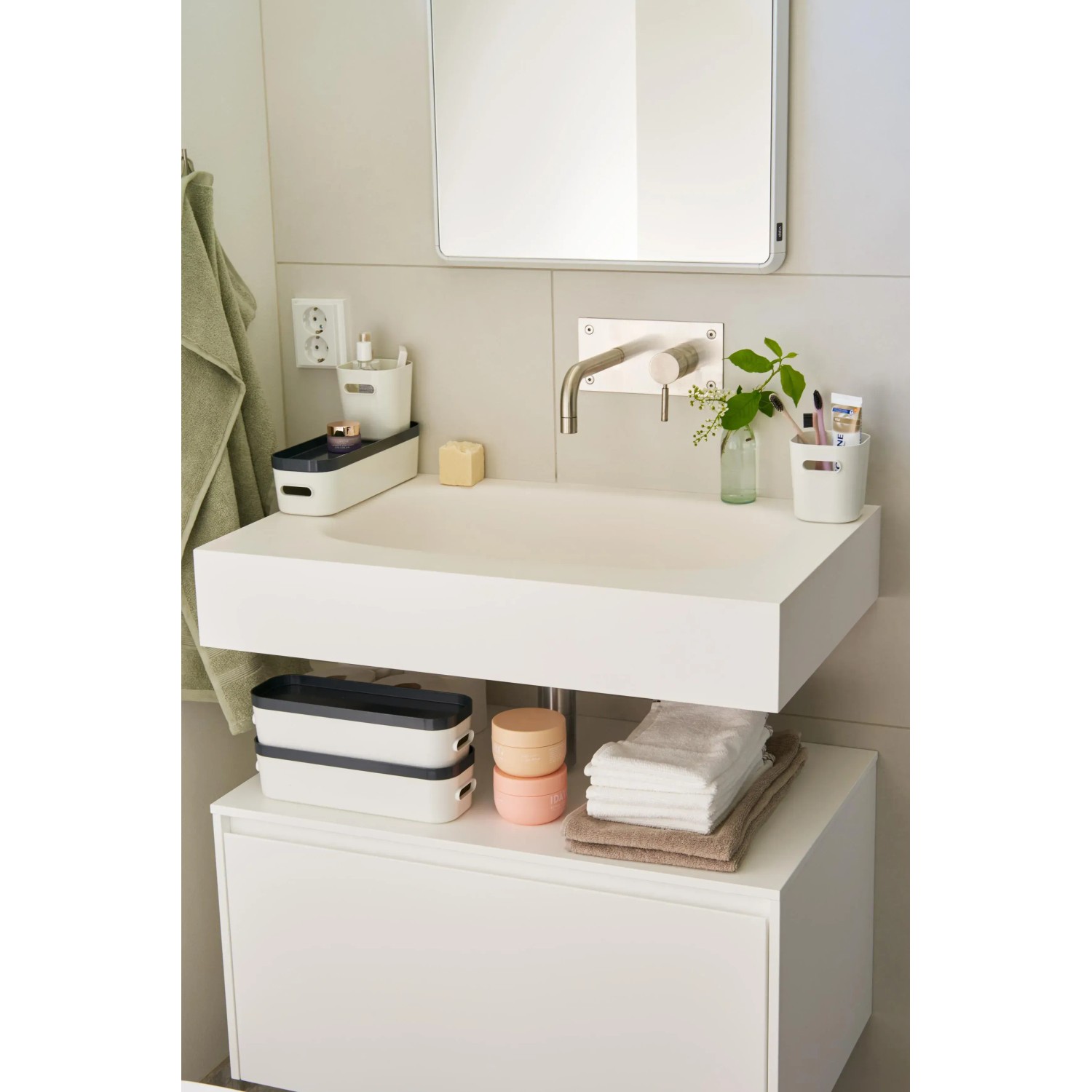 SmartStore Aufbewahrungsbox Compact Slim Weiß stapelbar kaufen bei OBI
