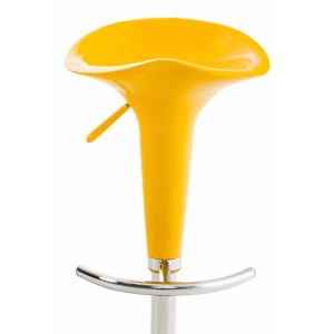 Gelber Barhocker Saddle aus Kunststoff mit höhenverstellbarem Sitz und Fußstütze in Chromoptik.